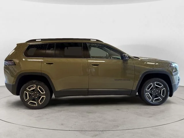 New 2026  Jeep Laredo image 7