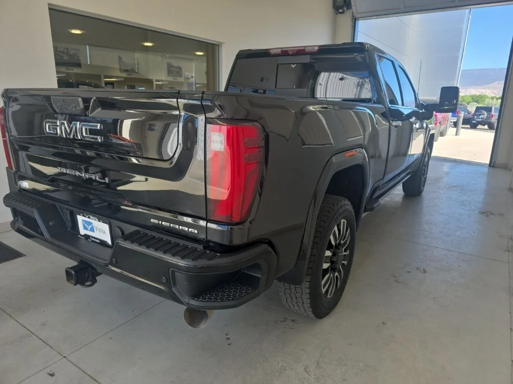 Used 2024 Onyx Black GMC Denali Ultimate image 6