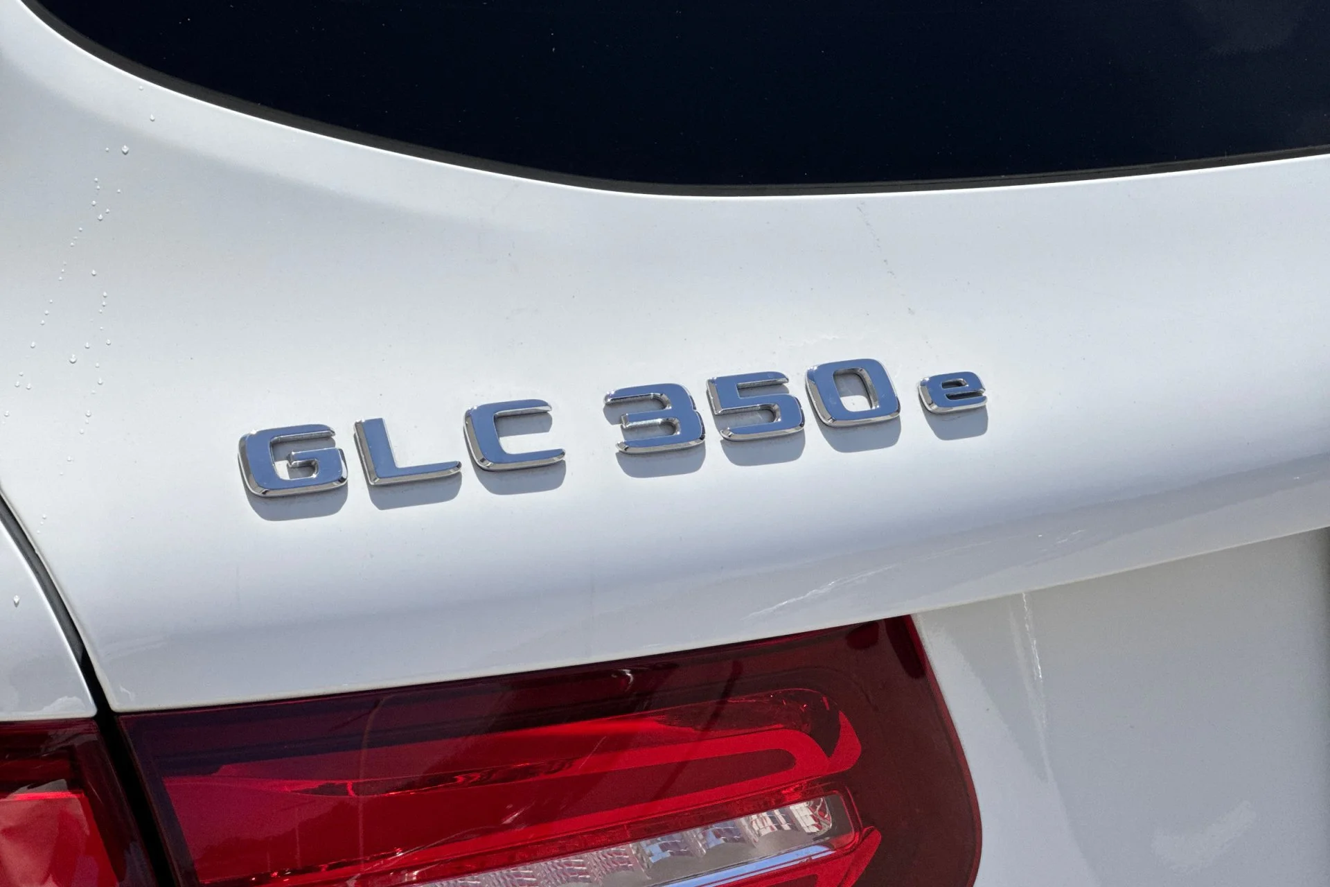Used 2019 White Mercedes-Benz GLC 350e image 12
