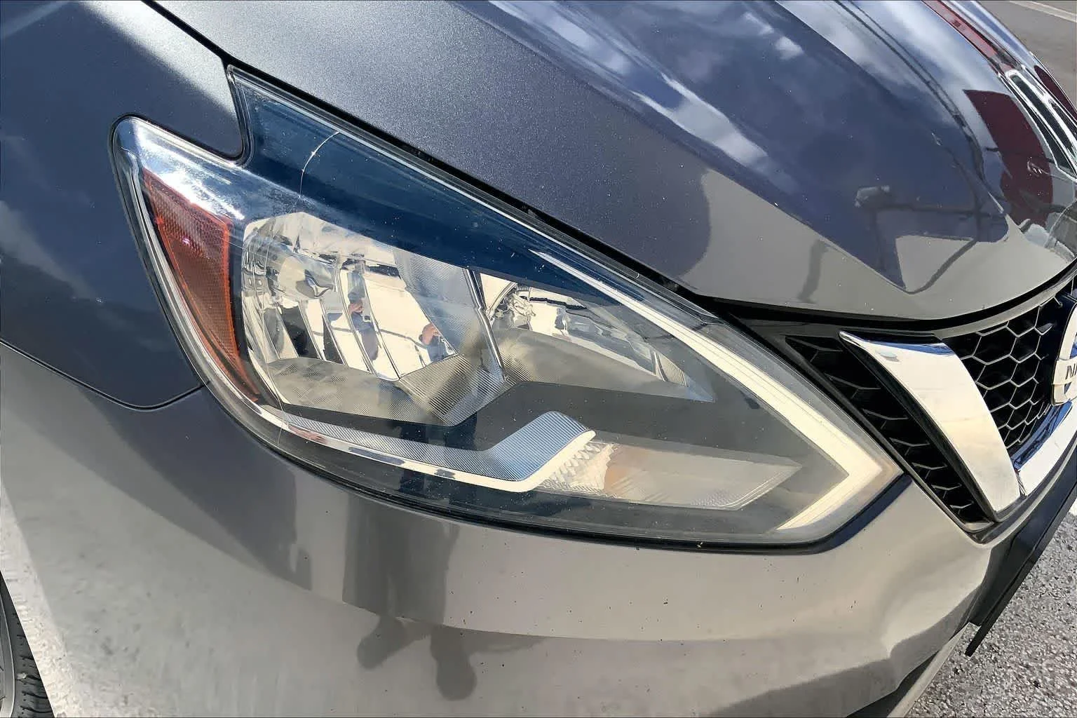 Used 2018 Gray/gray Nissan SV image 31