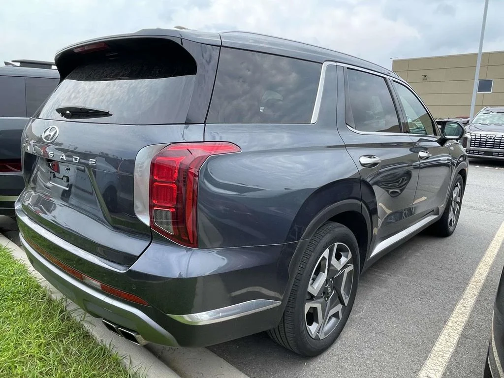 Used 2025 Steel Graphite Hyundai Limited image 4