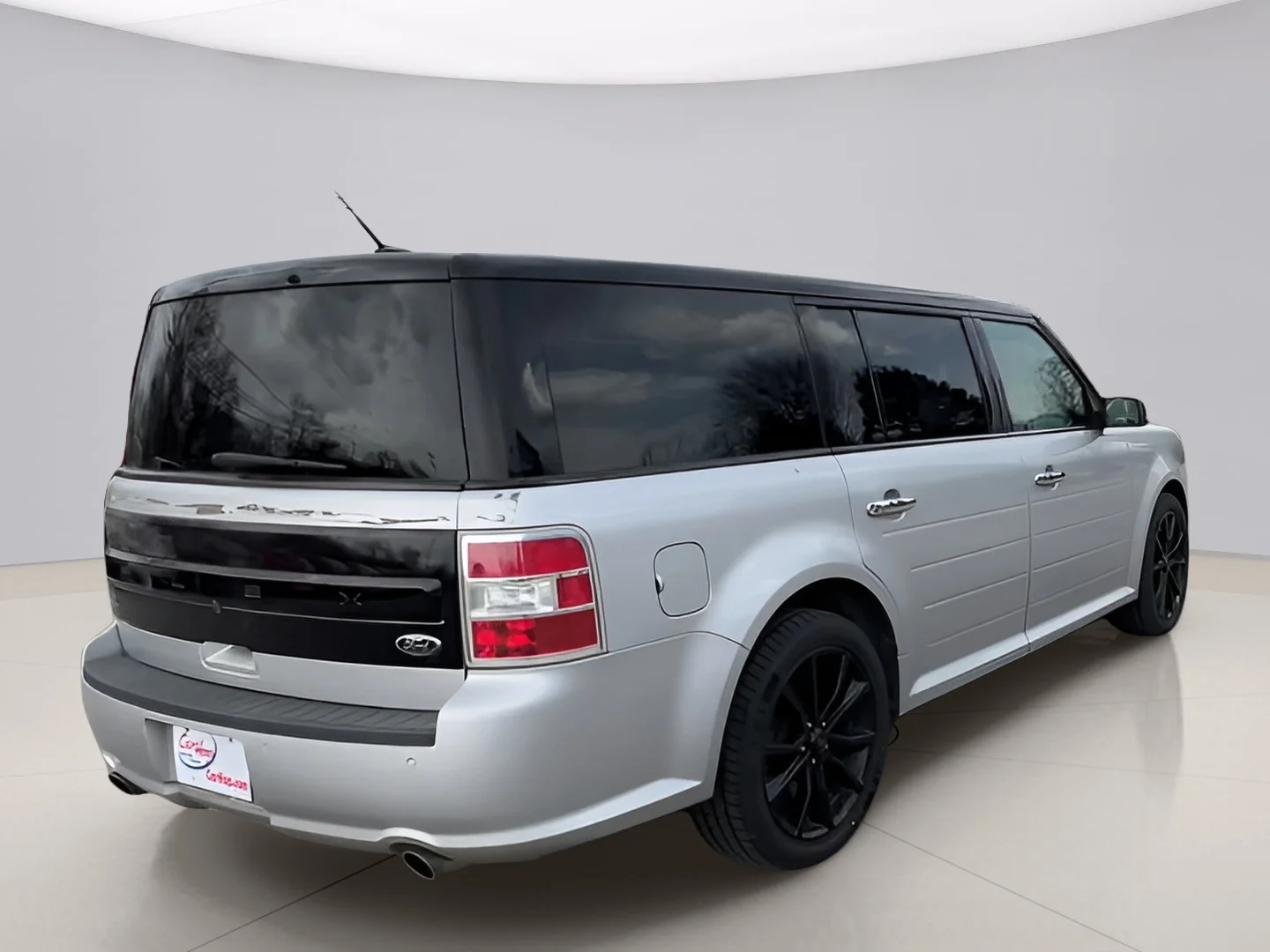 Used 2017 Silver Ford SEL FWD image 8