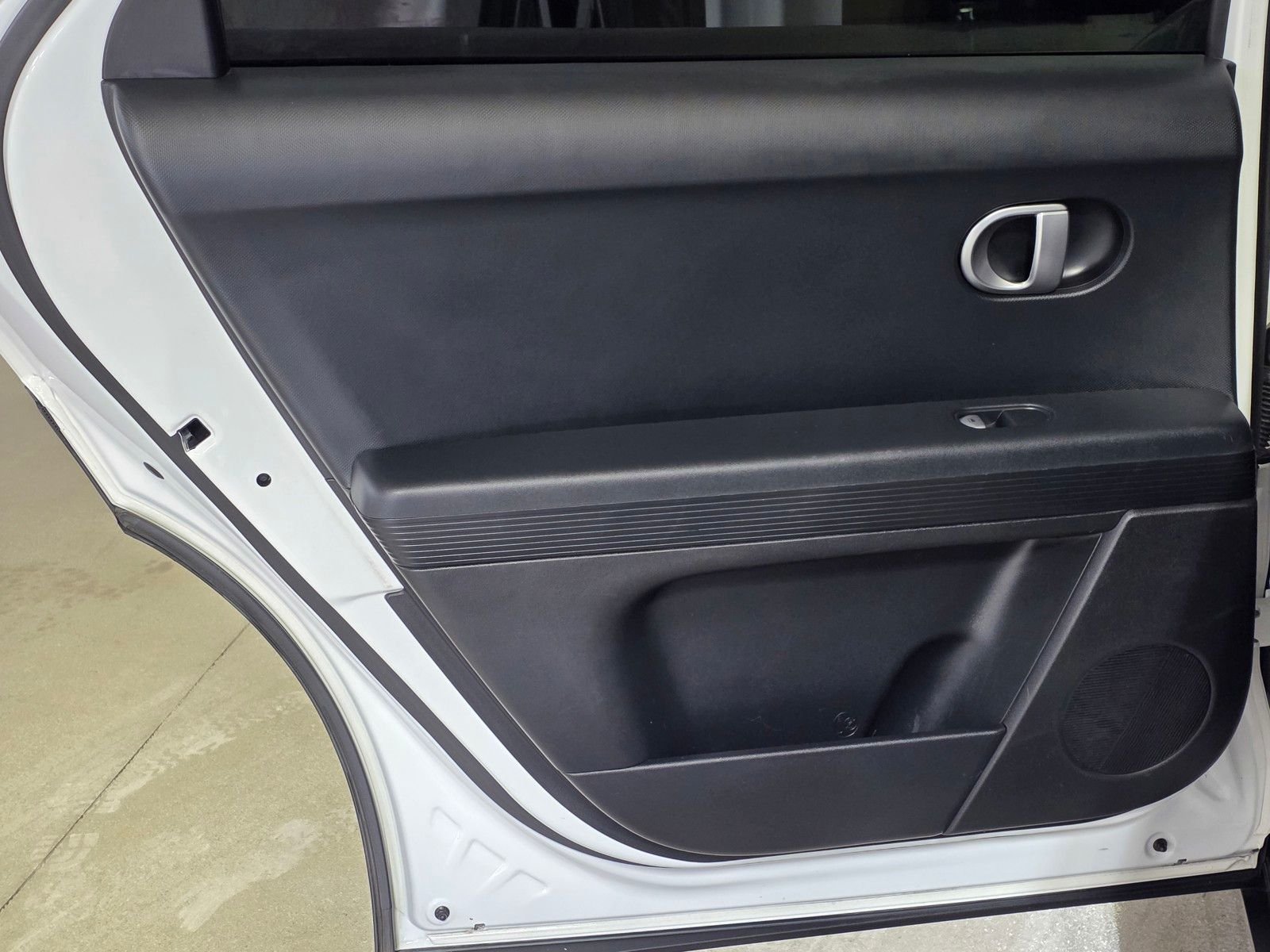 Used 2022 Atlas White Hyundai SE image 13