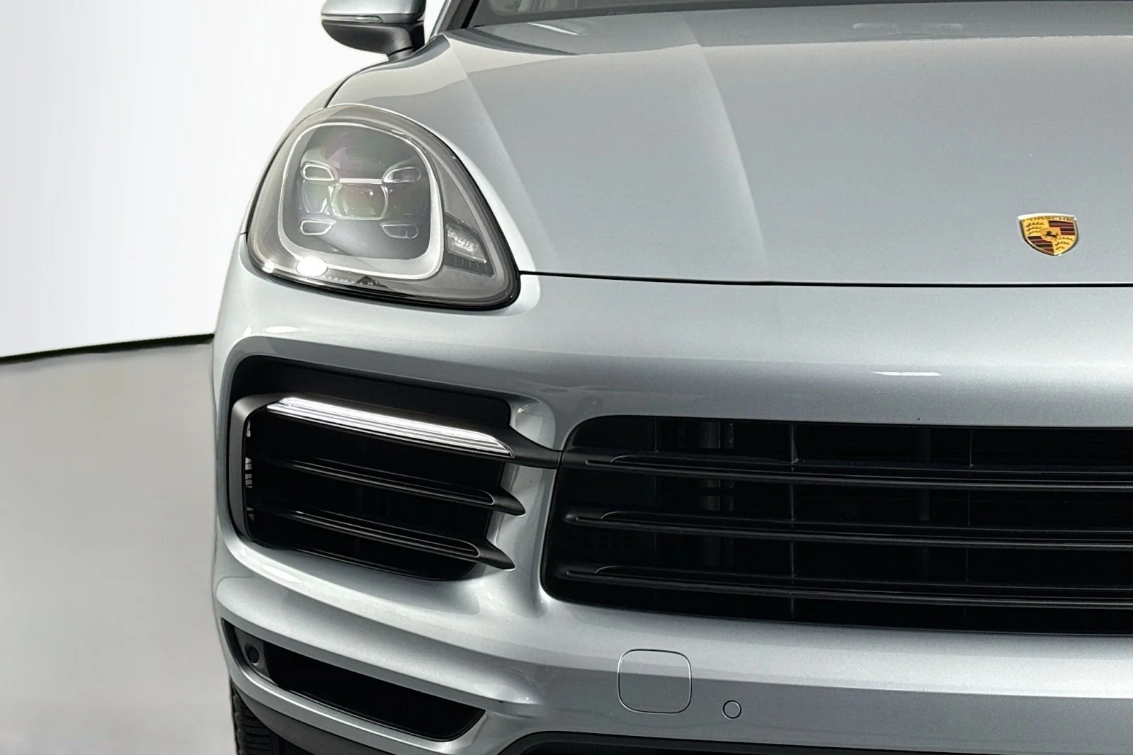 Used 2023 SILVER Porsche Platinum Edition image 13