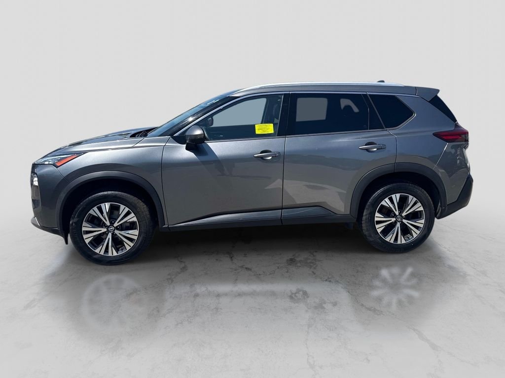Used 2021 Gray Nissan SV image 2