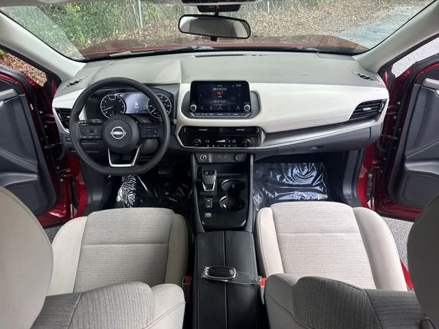Used 2023 Red Nissan SV image 9