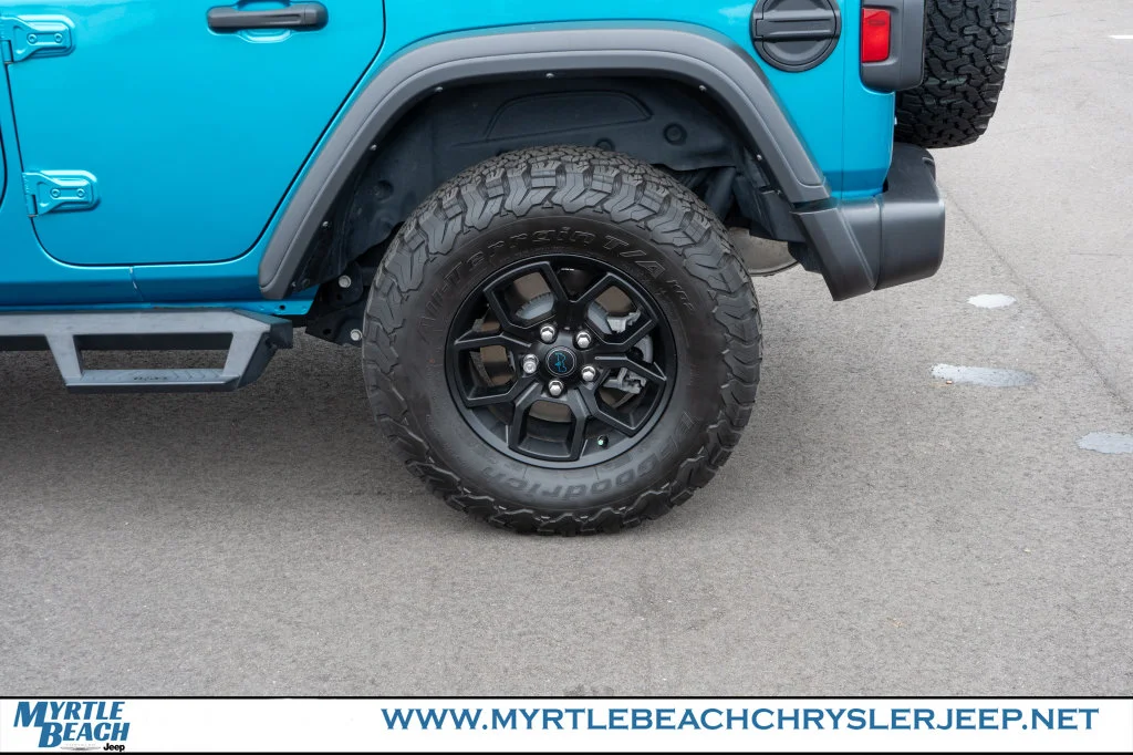 Used 2024 Bikini Pearl Coat Jeep Willys 4xe image 13