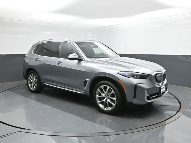 Used 2025 Gray BMW sDrive40i image 26