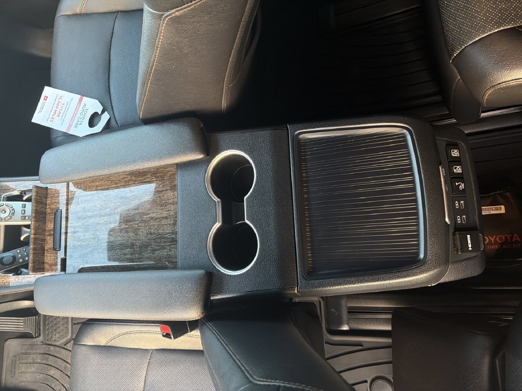 2025 Toyota Sienna Platinum - Photo 25