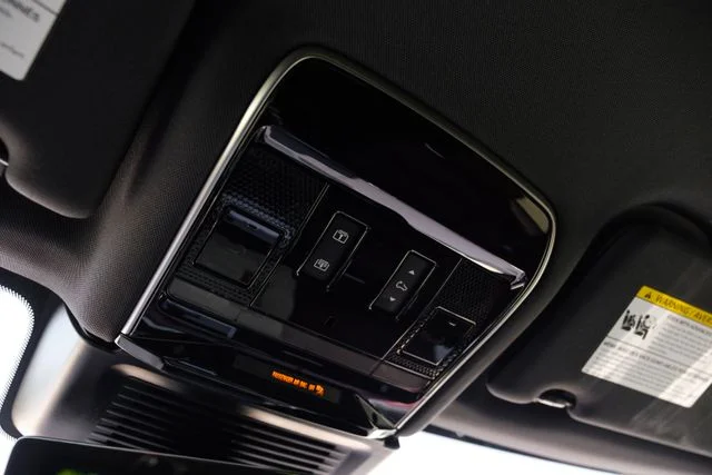 New 2026 Black Land Rover SE image 32