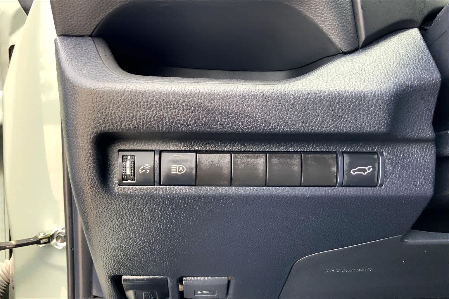 Used 2023 Lunar Rock Toyota XLE Premium image 33