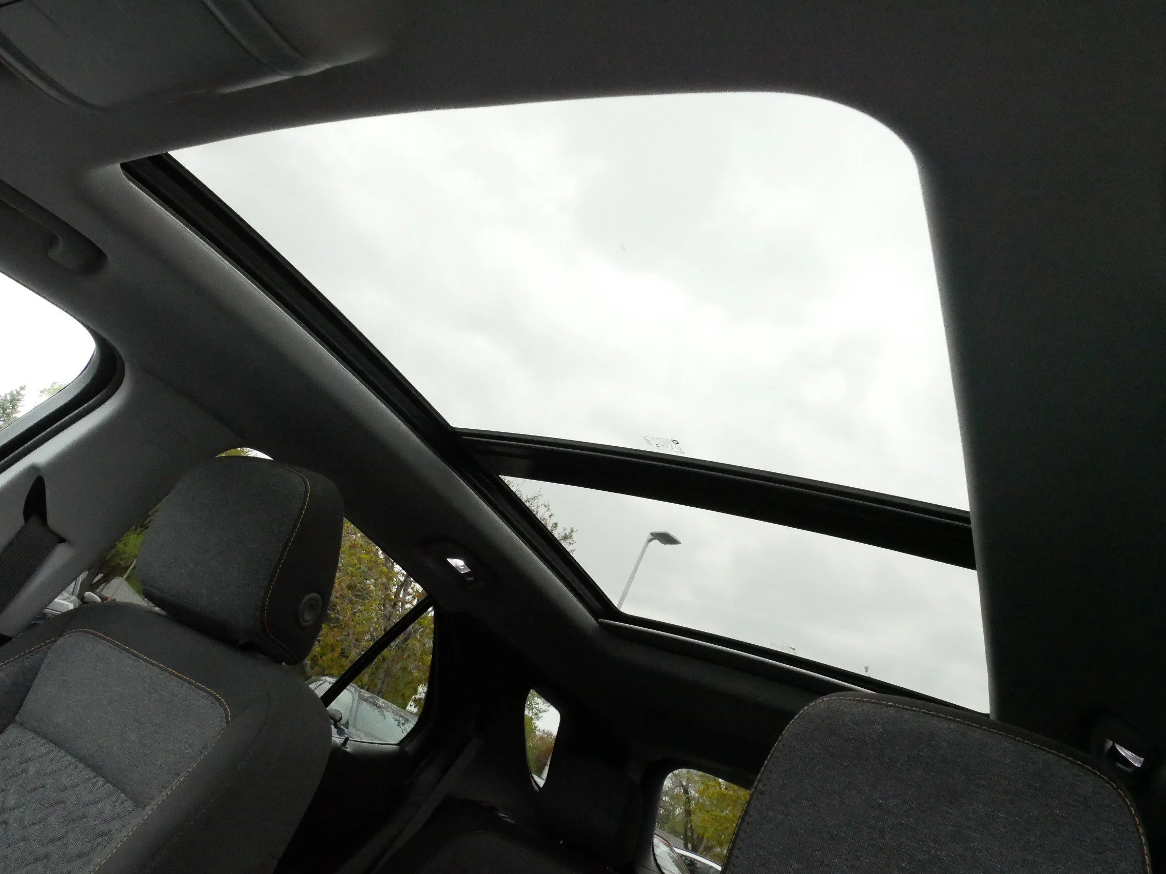Used 2024 Summit White Chevrolet LT image 31