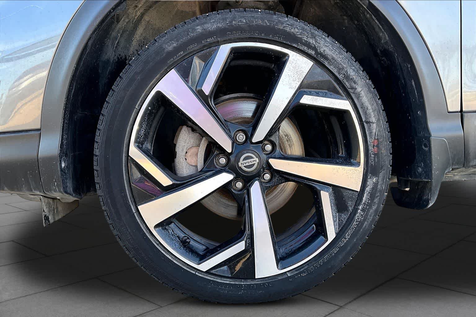 Used 2022 Gun Metallic Nissan SL image 11