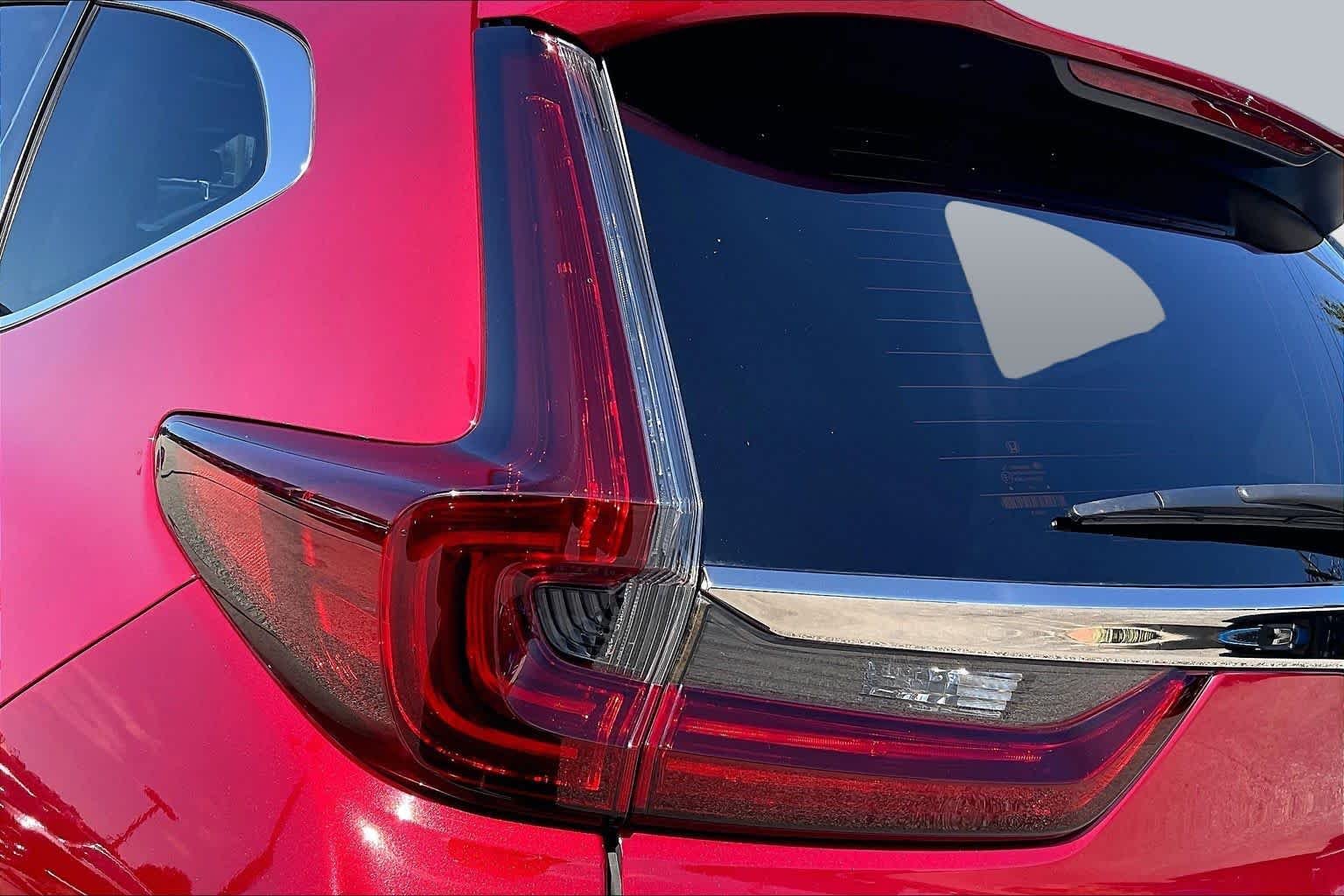 Used 2022 Radiant Red Metallic Honda Touring image 27