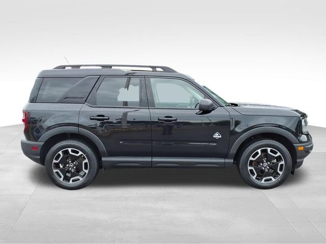 Used 2023 Black Ford Outer Banks image 12