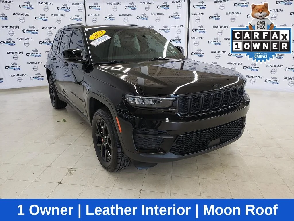 Used 2024 Diamond Black Jeep Altitude X image 1