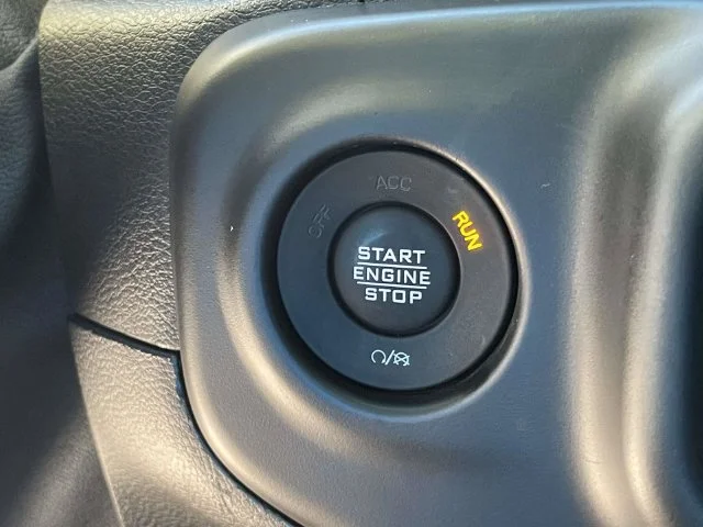 Used 2021 Red Jeep Sport image 30