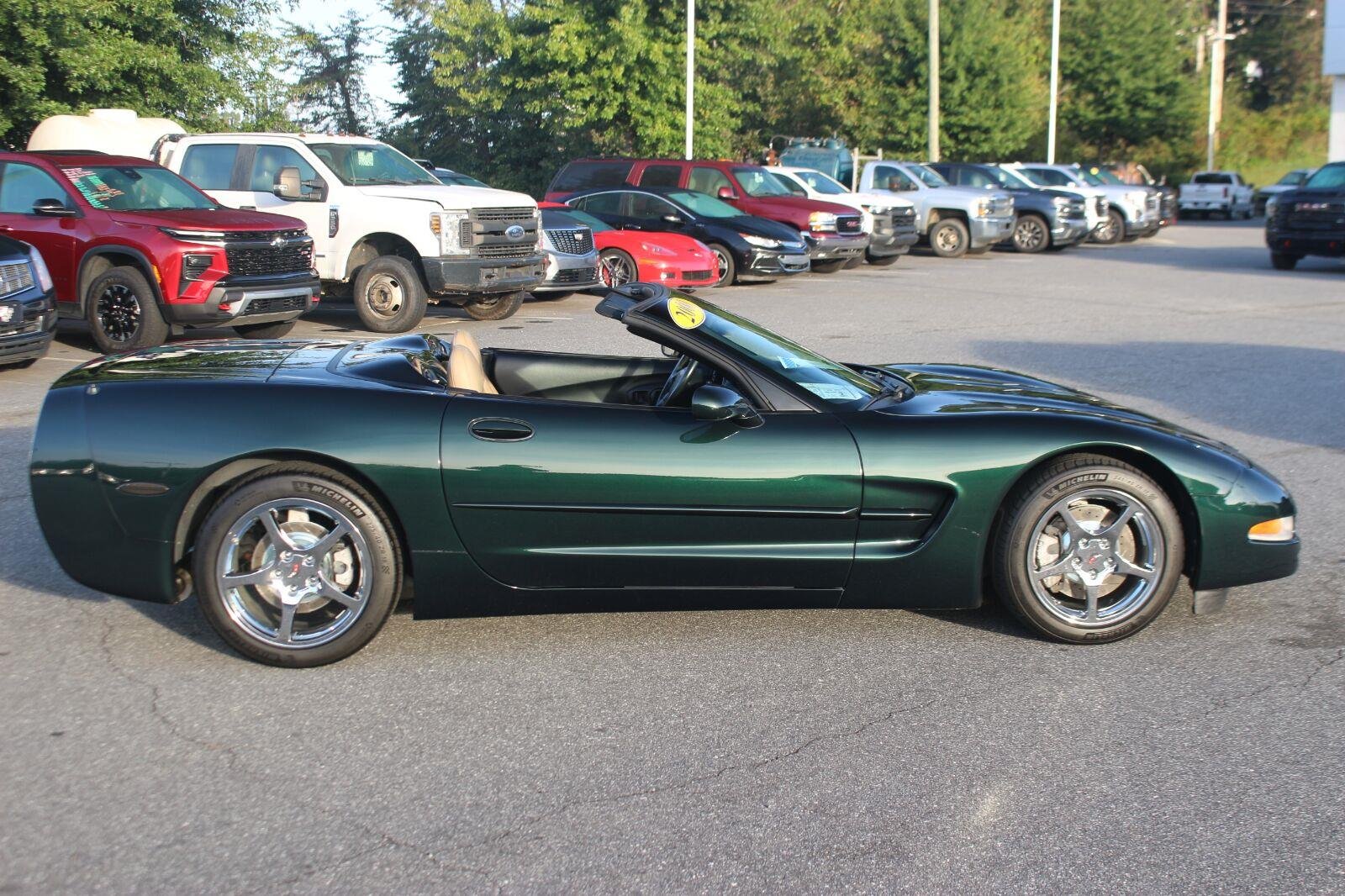 Used 2000 Bowling Green Metallic Chevrolet 2dr Convertible image 8