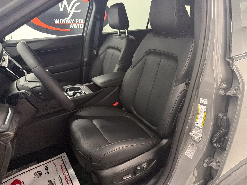 New 2027 Gray Jeep Limited image 15