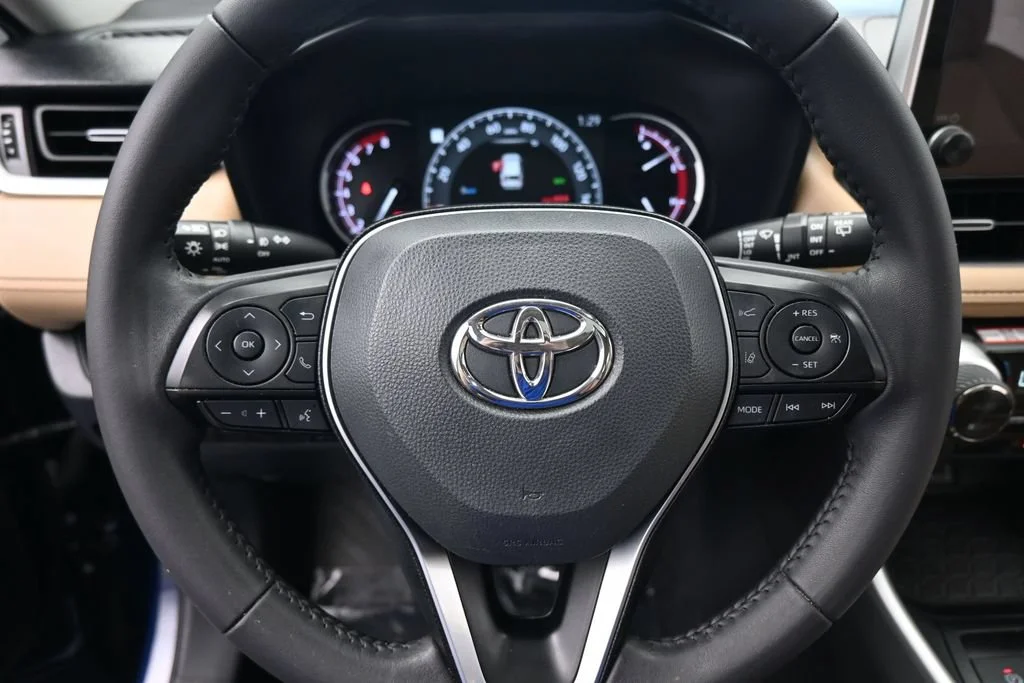 Used 2025 Blueprint Toyota XLE Premium image 15