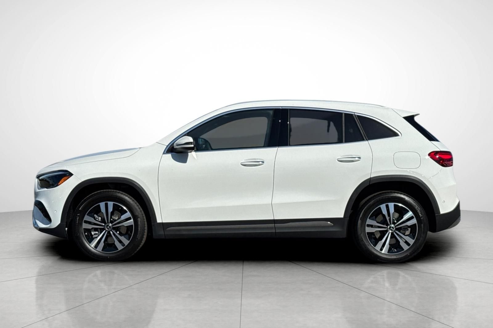 New 2026 Polar White Mercedes-Benz GLA 250 image 31