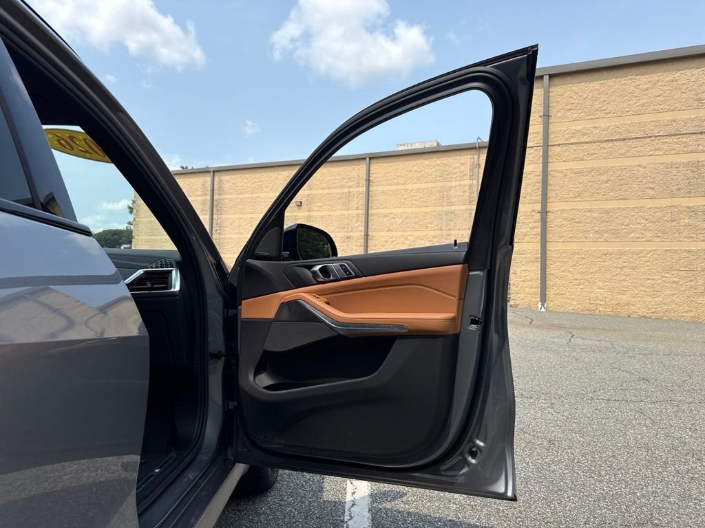 Used 2026 Gray BMW xDrive40i image 19