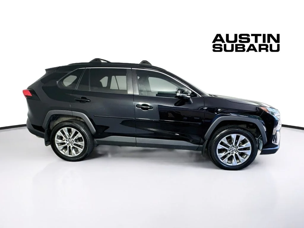 Used 2022 Black Toyota XLE Premium image 8
