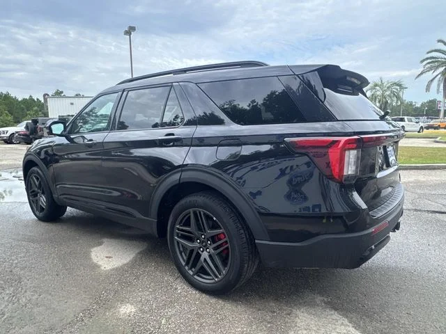 Certified Used 2025 Black Metallic Ford ST-Line image 8
