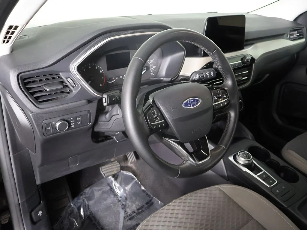 Used 2022 Black Ford SE image 24