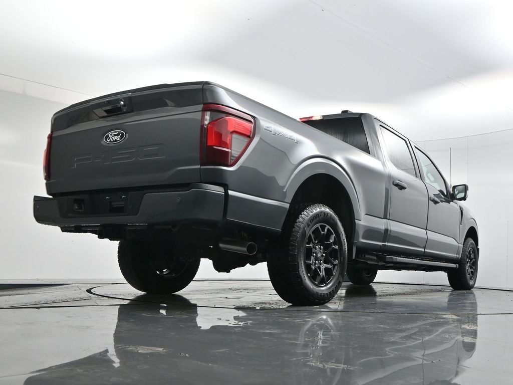 New 2026 Carbonized Gray Metallic Ford XLT image 39