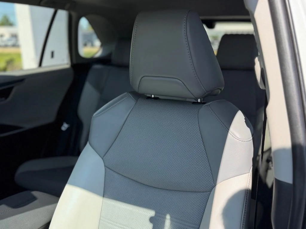 Used 2022 White Toyota Limited image 12