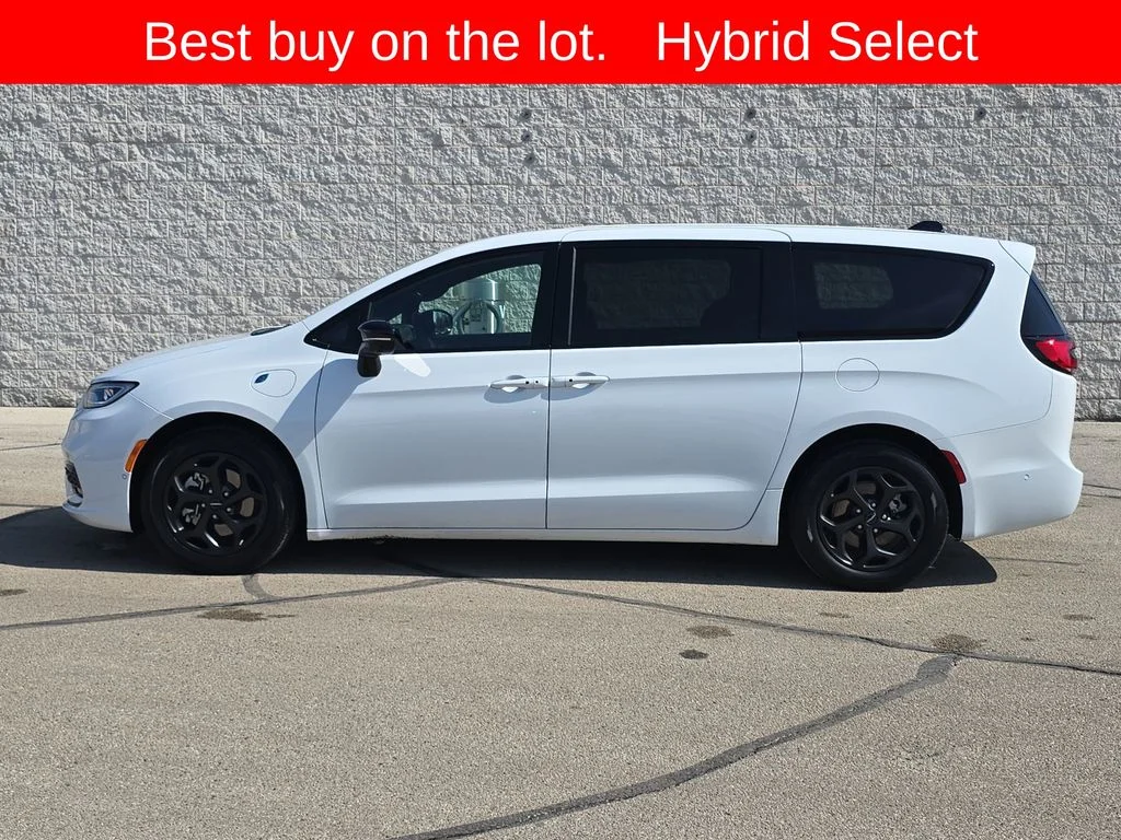 Used 2024 White Chrysler Select image 10