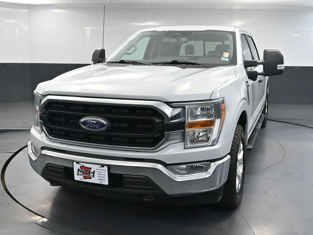 Used 2022 White Ford XLT image 9