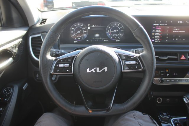 Used 2024 White Kia SX image 14