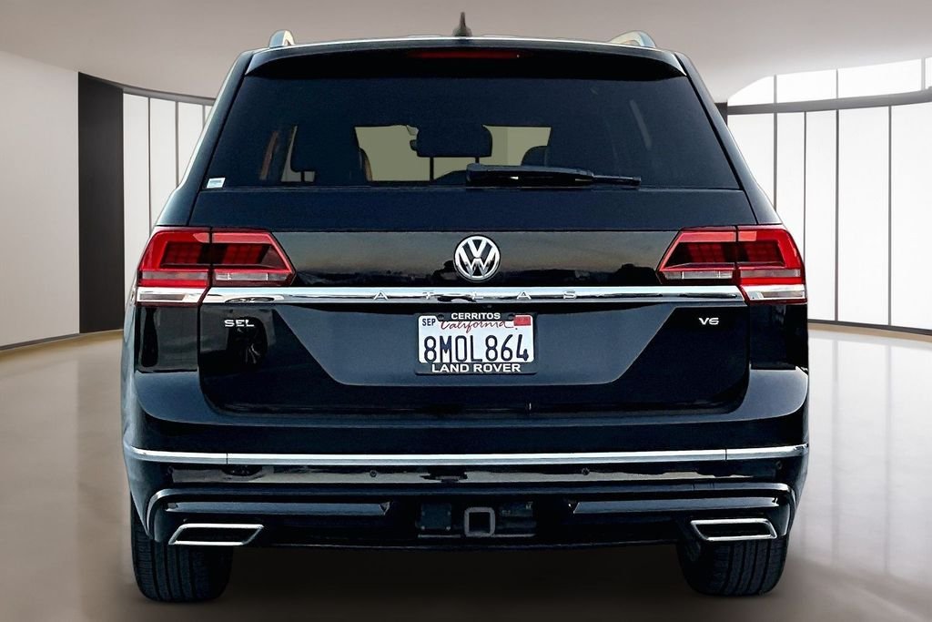 Used 2019 Deep Black Volkswagen 3.6L V6 SEL R-Line image 5