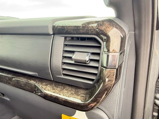 New 2026 Carbonized Gray Metallic Ford XLT image 19
