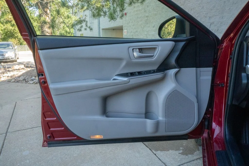 Used 2015 Red Toyota SE image 7