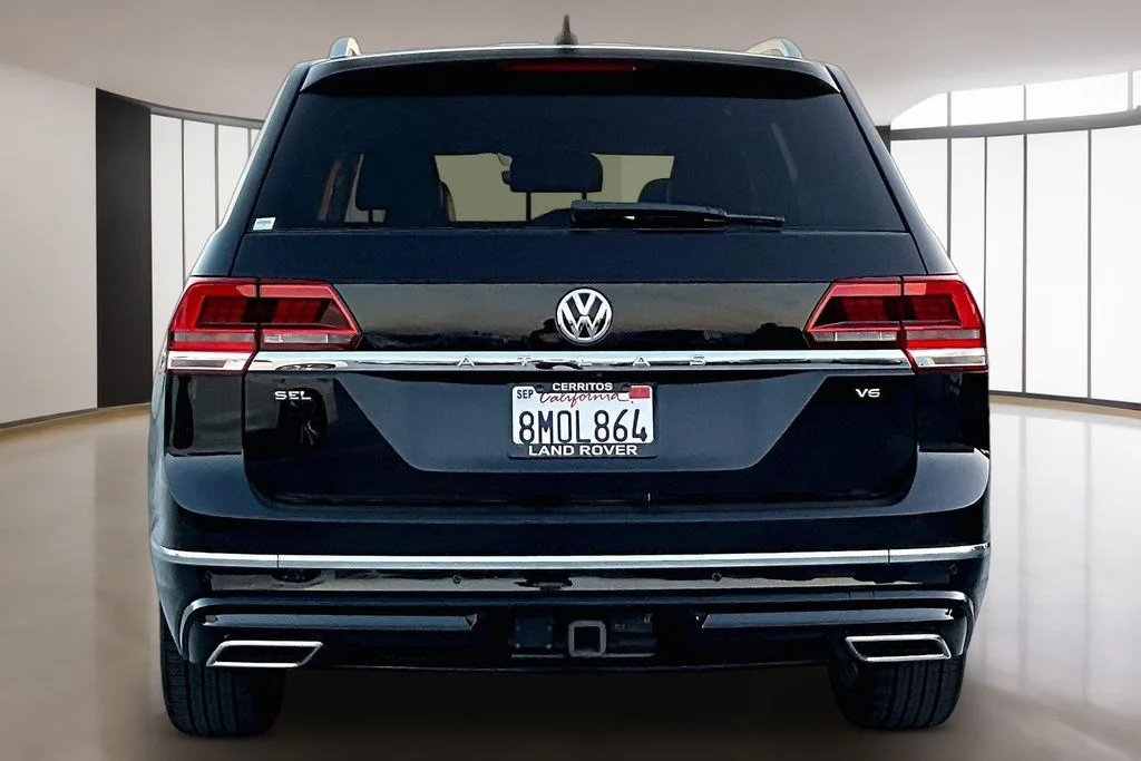 Used 2019 Black Volkswagen 3.6L V6 SEL R-Line image 5