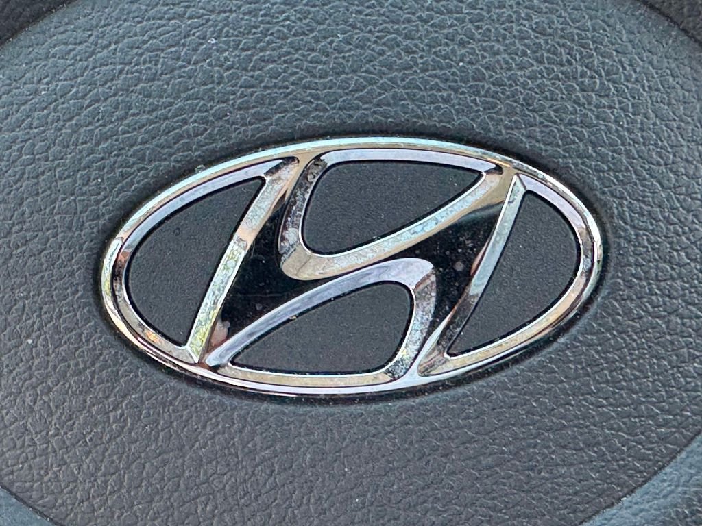 Used 2023 Silver Hyundai SEL image 33