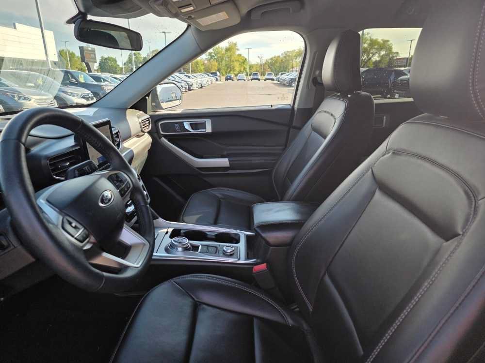Used 2024 Carbonized Gray Metallic Ford XLT image 3