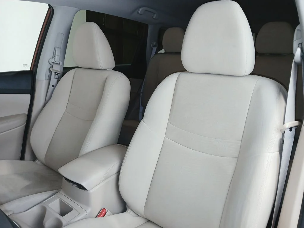 Used 2016 Red Nissan SV image 11