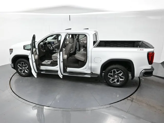 Used 2023 SUMMIT WHITE GMC SLT image 40