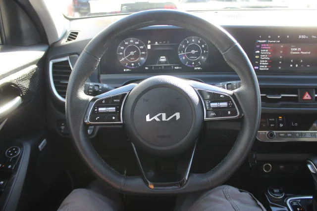 Used 2024 White Kia SX image 14