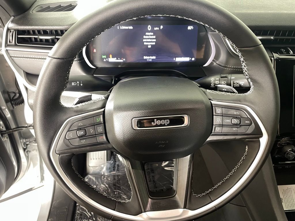 New 2025 Silver Zynith Exterior Paint Jeep Altitude image 19