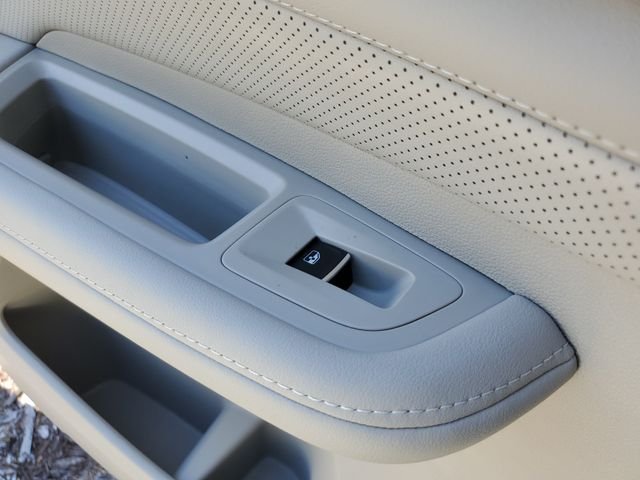 New 2026 White Volkswagen 2.0T SE w/Technology image 14