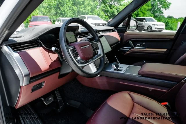New 2026  Land Rover SE image 2