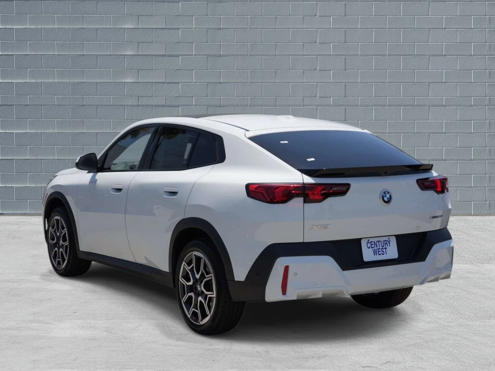 New 2026 Alpine White BMW xDrive28i image 3