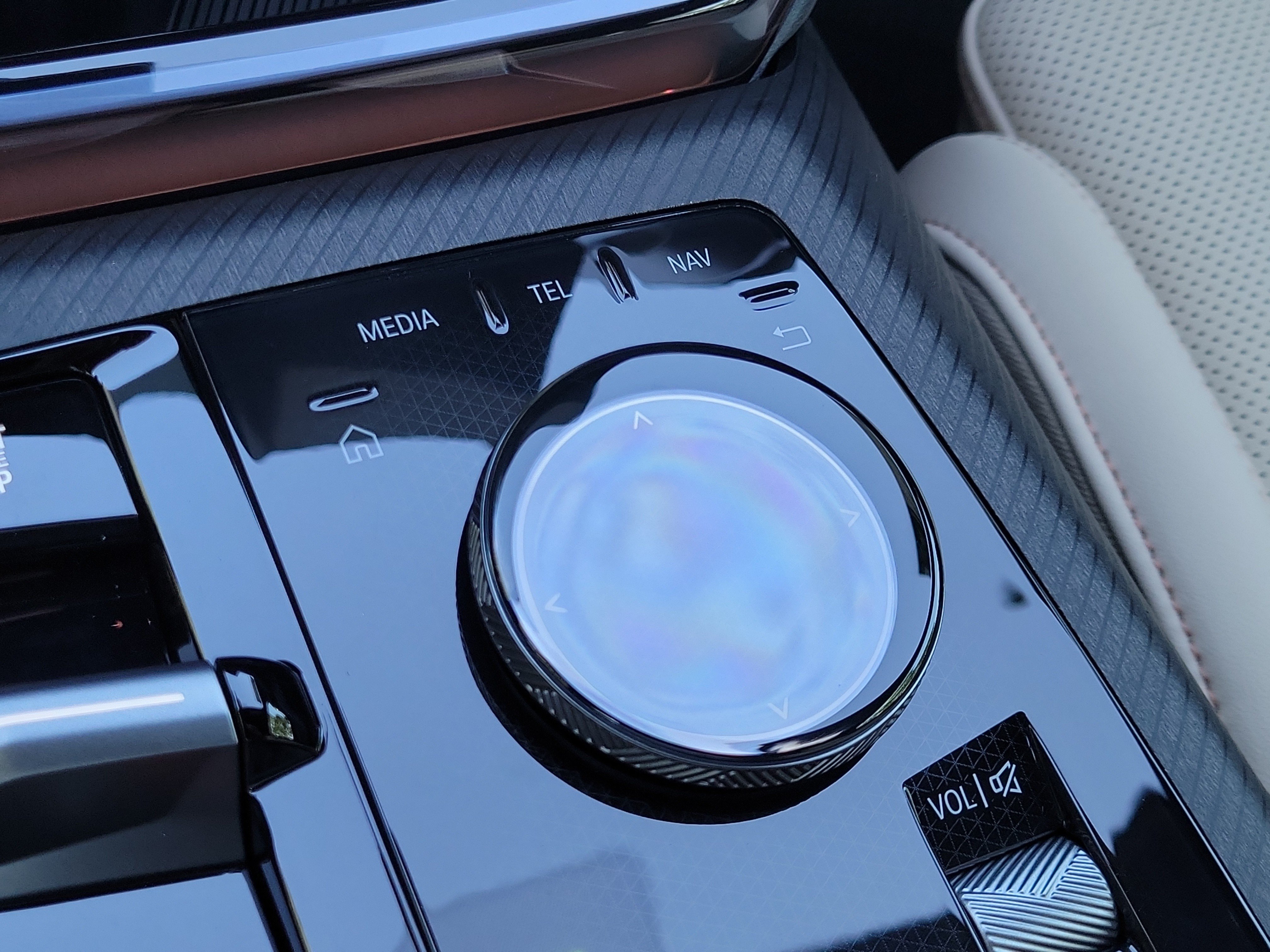 New 2026 Tanzanite Blue II Metallic BMW 30 xDrive image 27