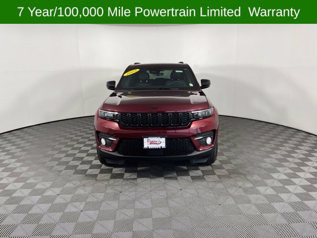 Used 2025 Red Jeep Altitude image 2