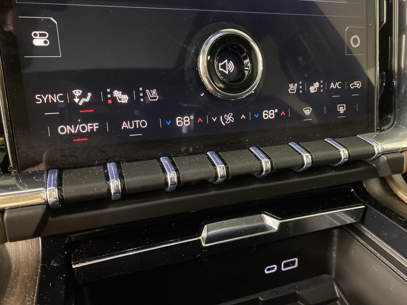 Used 2026 Onyx Black GMC Denali Ultimate image 20